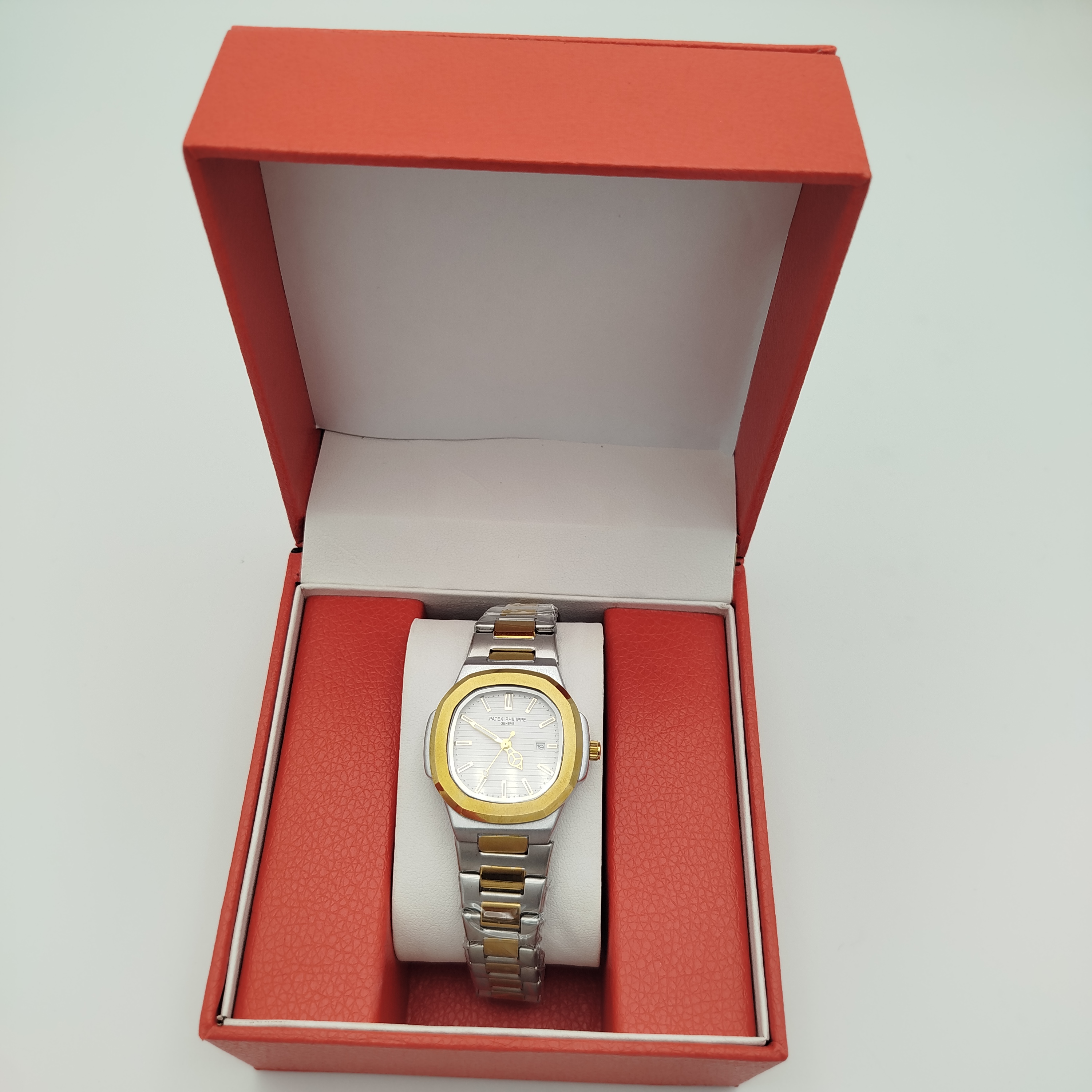 ساعت لوکس Audemars Piguet مدل Royal Oak | استیل نقره‌ای | صفحه خاص